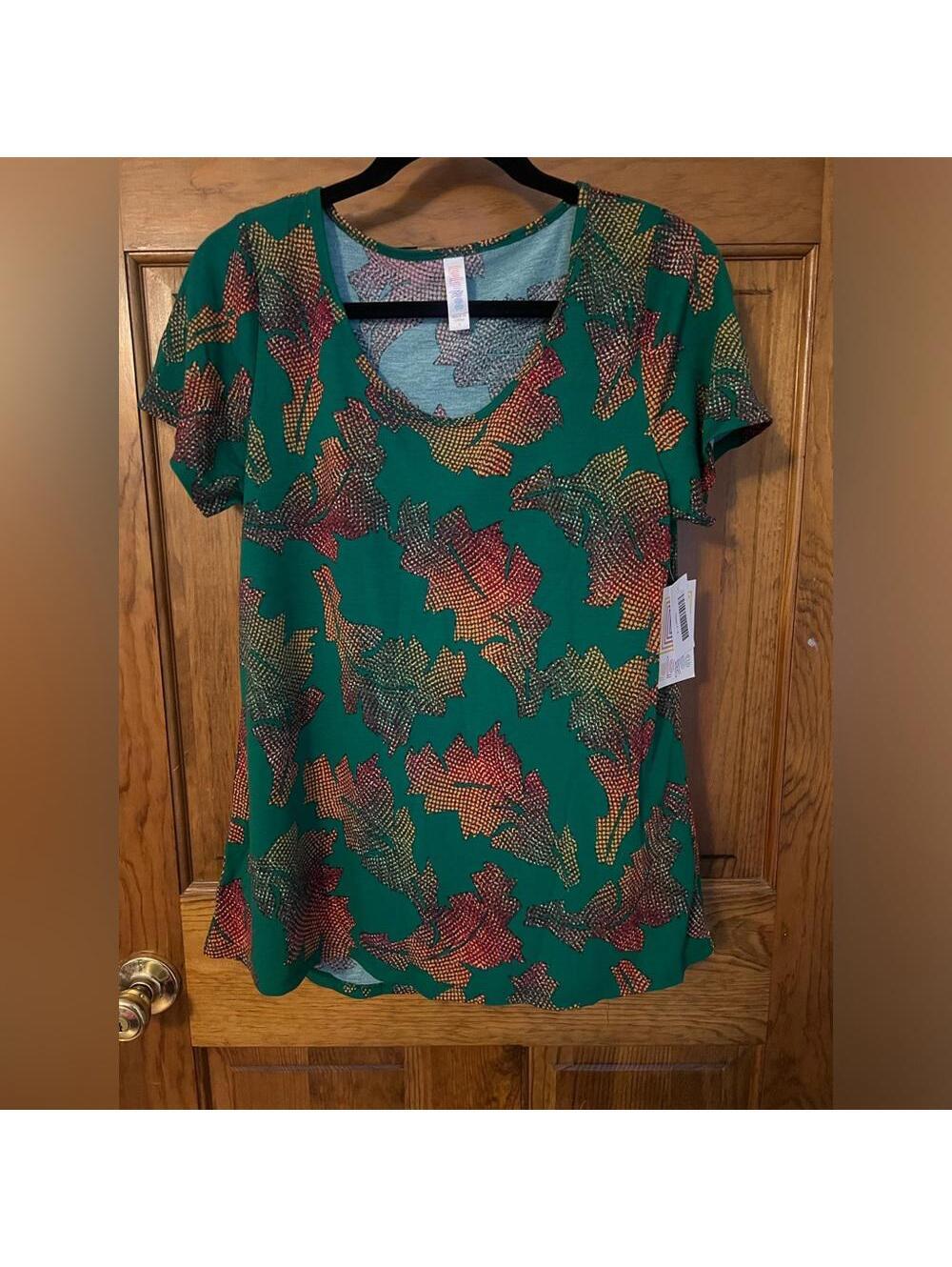 LuLaRoe Classic T Shirt Green Digital Leaf Red Orange High Low Soft Small NWT